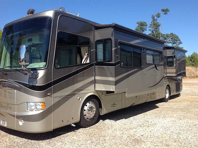 2007 Tiffin Allegro Bus Photo