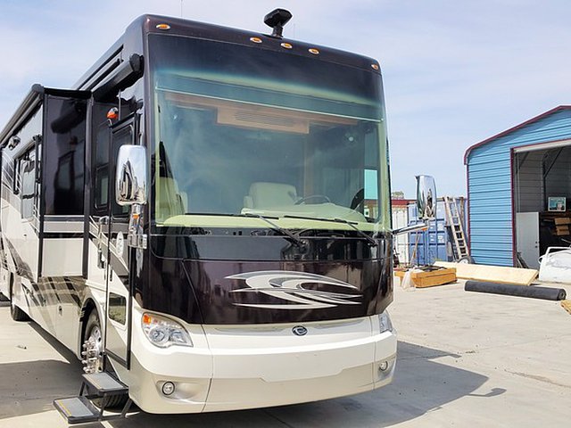 2014 Tiffin Allegro Bus Photo
