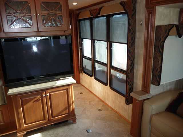 2008 Tiffin Allegro Bus Photo