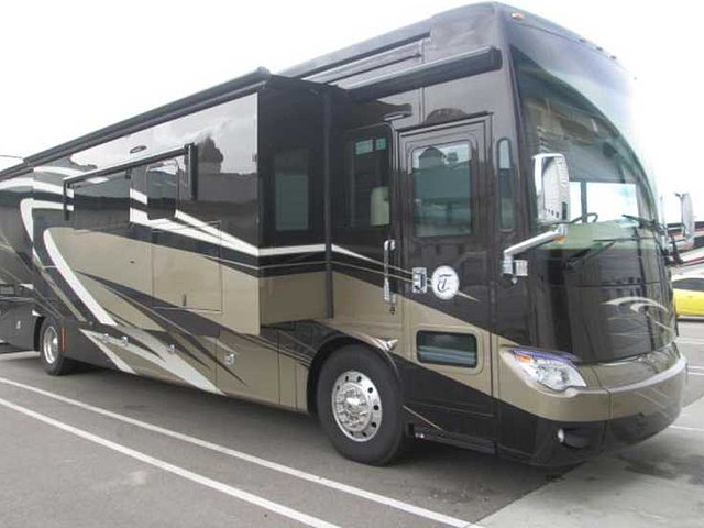 2015 Tiffin Allegro Bus Photo