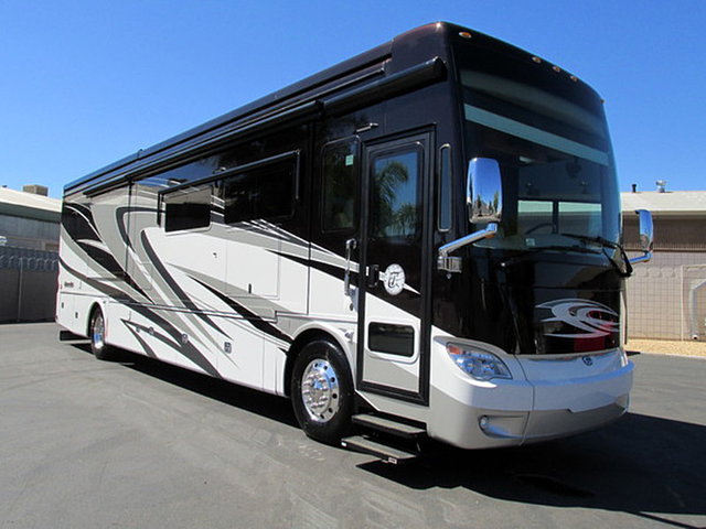 2015 Tiffin Allegro Bus Photo