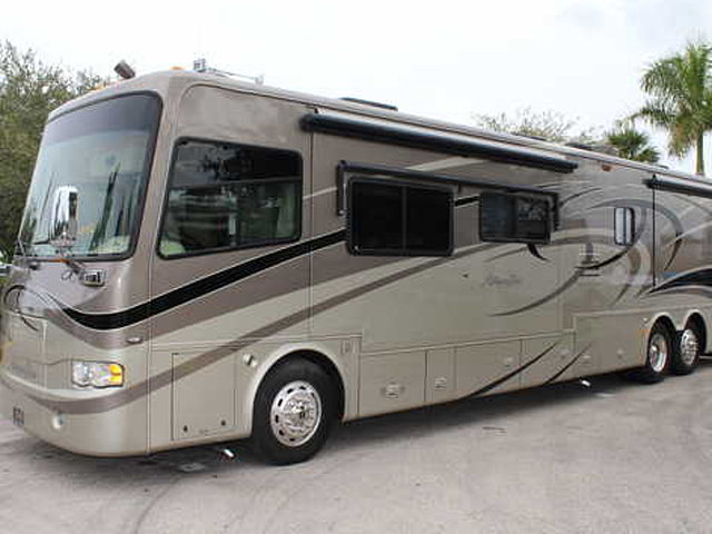 2007 Tiffin Allegro Bus Photo