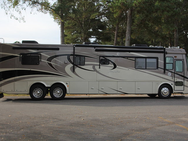2007 Tiffin Allegro Bus Photo