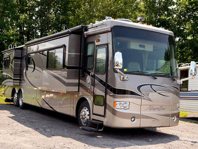 07 Tiffin Allegro Bus