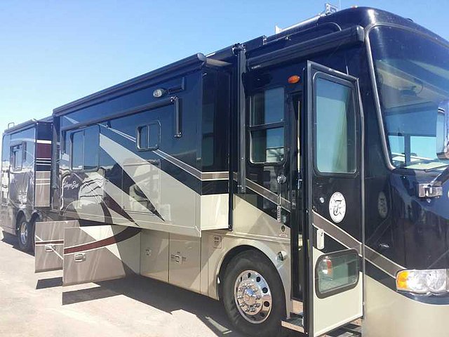 2009 Tiffin Allegro Bus Photo