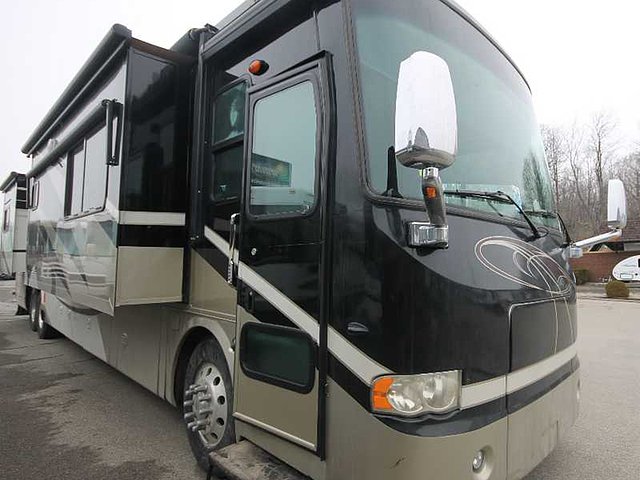 2008 Tiffin Allegro Bus Photo