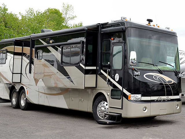 2009 Tiffin Allegro Bus Photo