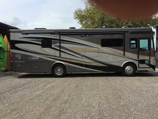 2014 Tiffin Allegro RED Photo