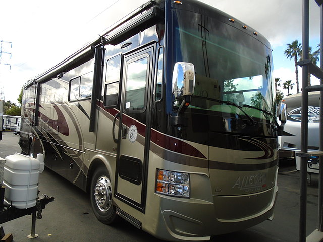 15 Tiffin Allegro RED