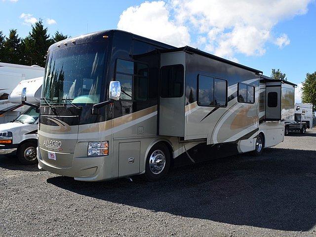 2015 Tiffin Allegro Red Photo