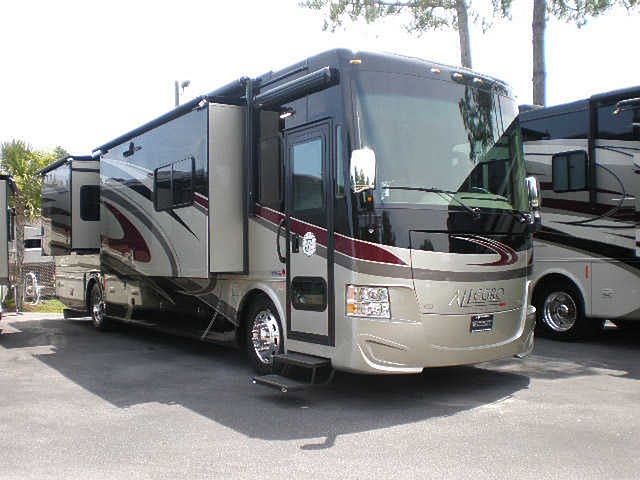 2015 Tiffin Allegro RED Photo