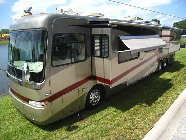 2005 Tiffin Allegro Photo