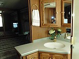 2004 Tiffin Phaeton Photo #15