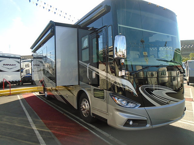 2015 Tiffin Phaeton Photo