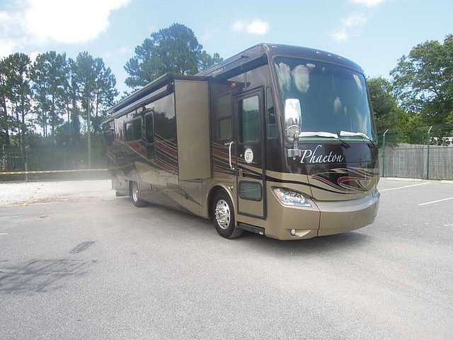 2013 Tiffin Phaeton Photo