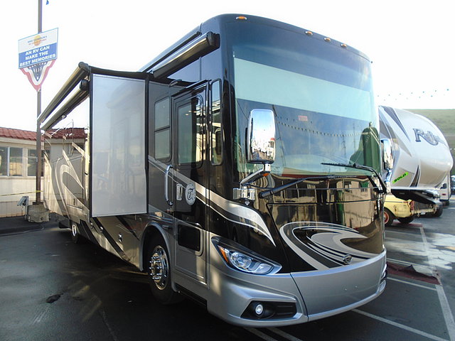 2015 Tiffin Phaeton Photo