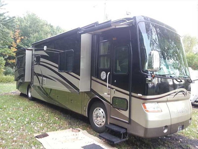 2007 Tiffin Phaeton Photo