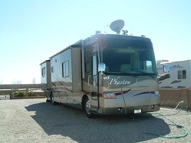 2006 Tiffin Phaeton Photo
