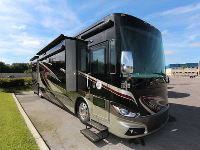 2015 Tiffin Phaeton Photo