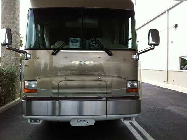 2002 Tiffin Zephyr Photo
