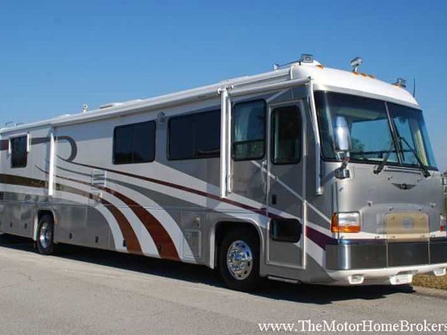 2000 Tiffin Zephyr Photo
