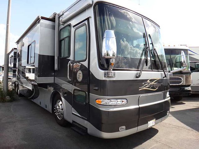 2005 Tiffin Zephyr Photo