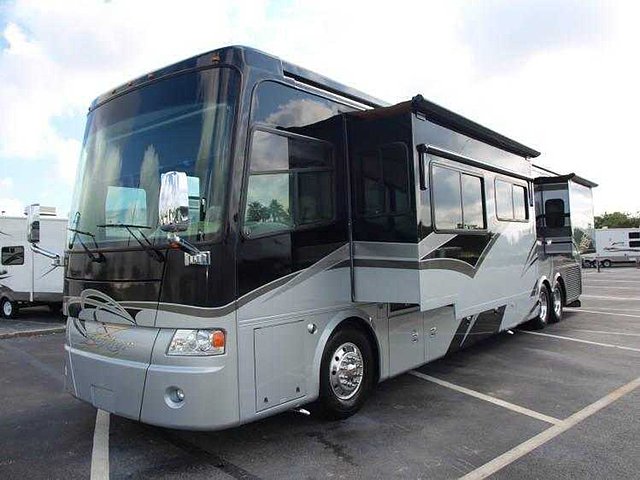 2008 Tiffin Zephyr Photo