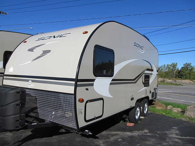 15 Venture RV Sonic