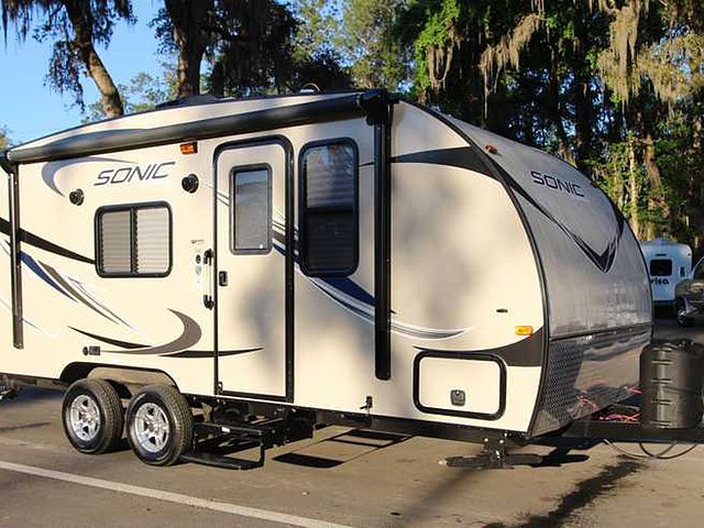 2015 Venture RV Sonic Photo