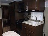 2015 Venture RV SportTrek Photo #5