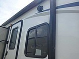 2015 Venture RV SportTrek Photo #4