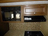 2015 Venture RV SportTrek Photo #30