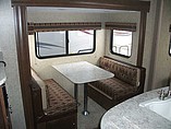 2015 Venture RV SportTrek Photo #10