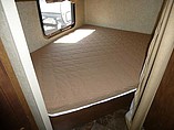 2014 Venture RV SportTrek Photo #17