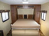 2014 Venture RV SportTrek Photo #21