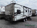2015 Venture RV SportTrek Photo #6