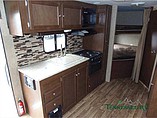 2015 Venture RV SportTrek Photo #13