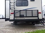 2015 Venture RV SportTrek Photo #8