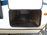 2015 Venture RV SportTrek Photo #10