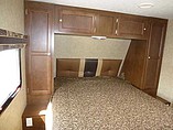 2015 Venture RV SportTrek Photo #34