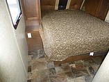 2015 Venture RV SportTrek Photo #35