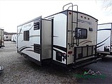 2015 Venture RV SportTrek Photo #4