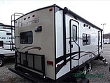 2015 Venture RV SportTrek Photo #6