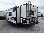 2015 Venture RV SportTrek Photo #4