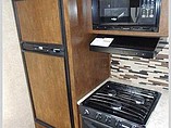 2015 Venture RV SportTrek Photo #9