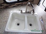 2015 Venture RV SportTrek Photo #11