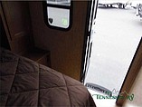 2015 Venture RV SportTrek Photo #21
