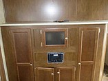 2015 Venture RV SportTrek Photo #14