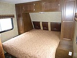 2015 Venture RV SportTrek Photo #15