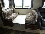 2015 Venture RV SportTrek Photo #17